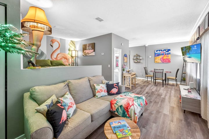 Pink Flamingo Hideaway - Fort Walton Beach, FL