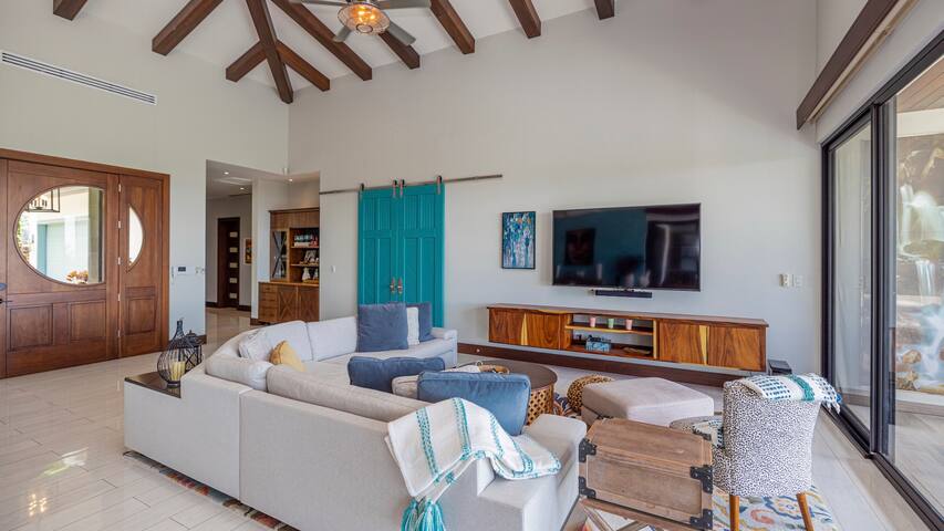 Oceanview Villa - Infinity Pool - Gated Community