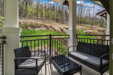 Family Escape w/ Garage, Pool & Park