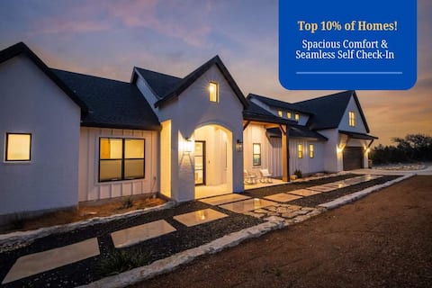 Pet-Friendly | Outdoor Grill | Games | Sleeps 12!