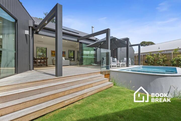 Villa Aquarius – Gas Heated Pool & Spa Luxury