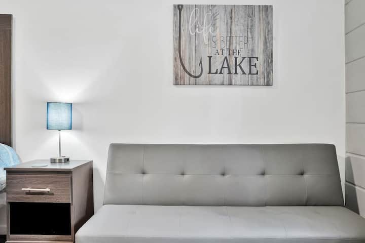 Room #8 - One King Bed - Houghton Lake, MI