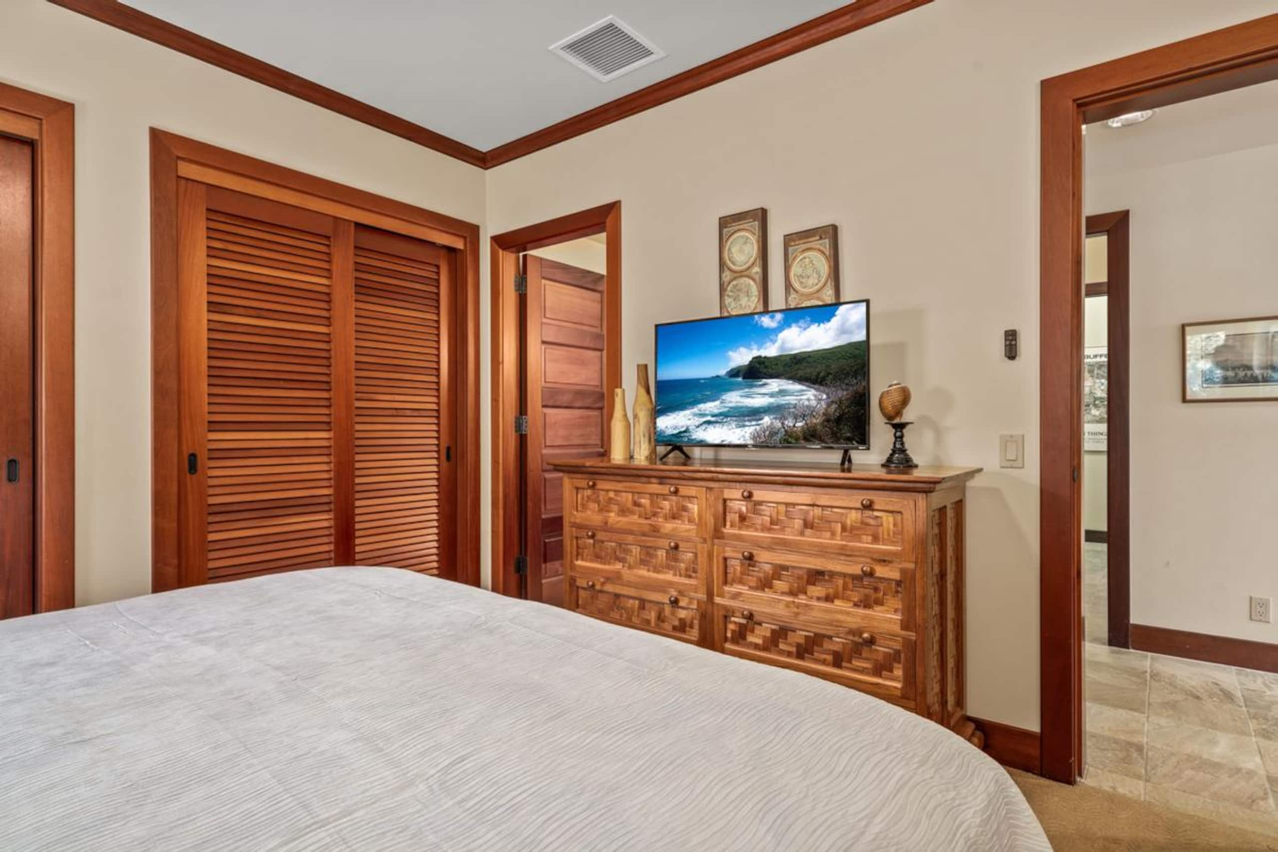 Condo in Waimea · ★5.0 · 3 bedrooms · 4 beds · 3.5 shared baths - Image 11