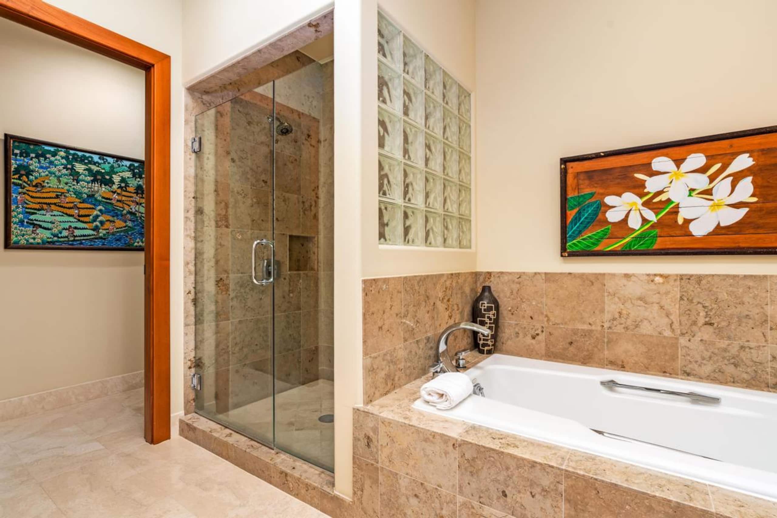 Condo in Waimea · ★5.0 · 3 bedrooms · 4 beds · 3.5 shared baths - Image 13