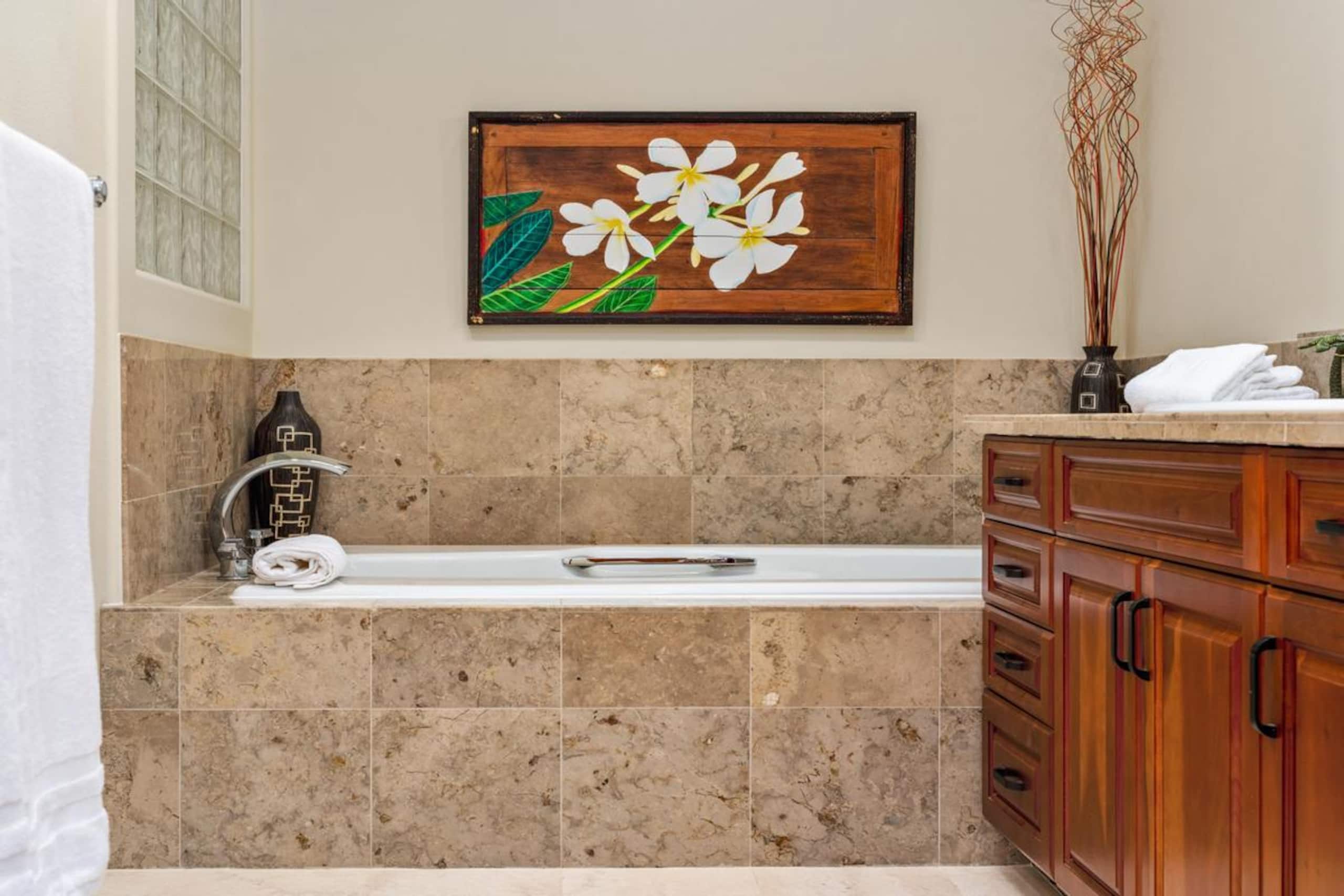 Condo in Waimea · ★5.0 · 3 bedrooms · 4 beds · 3.5 shared baths - Image 14