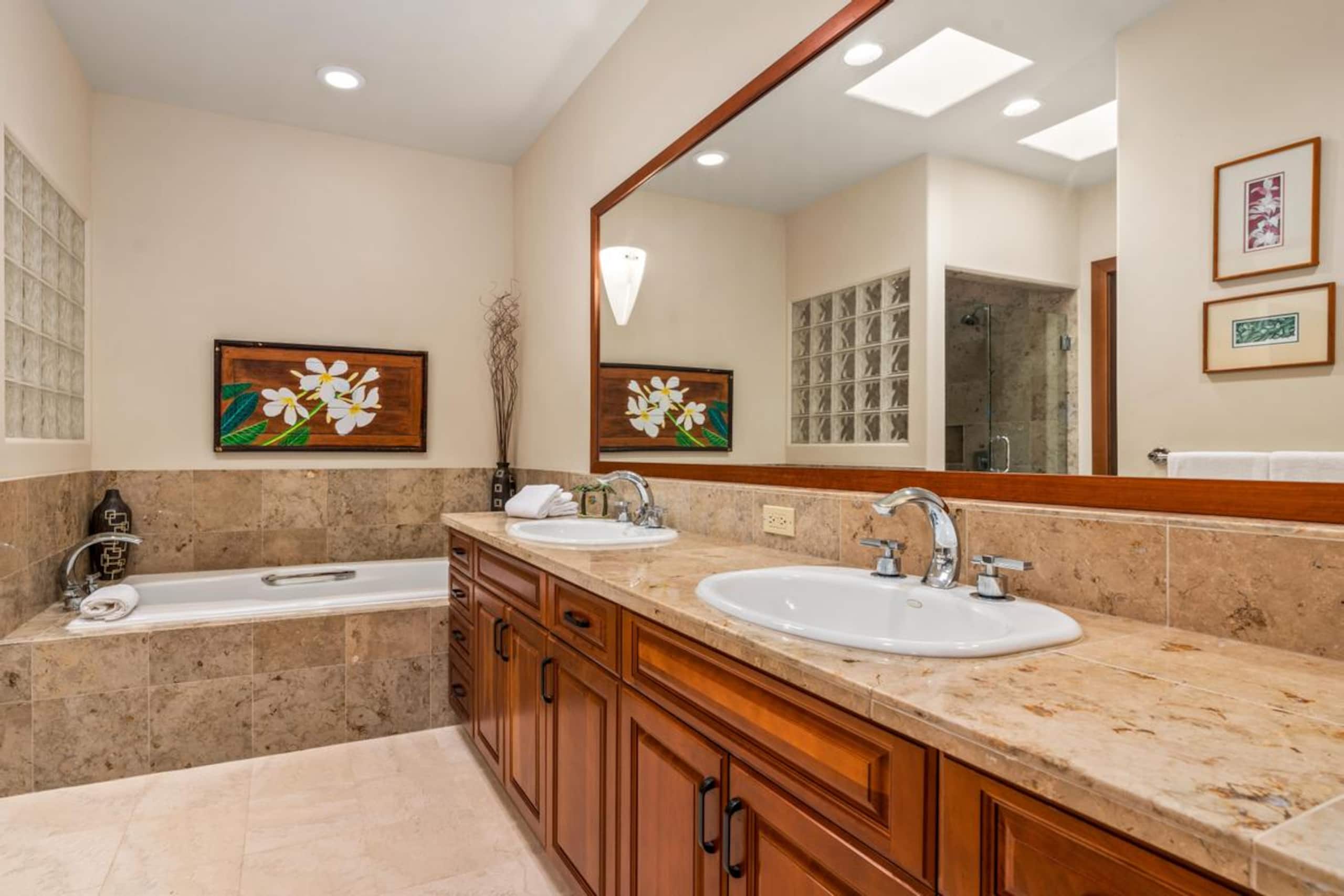 Condo in Waimea · ★5.0 · 3 bedrooms · 4 beds · 3.5 shared baths - Image 12