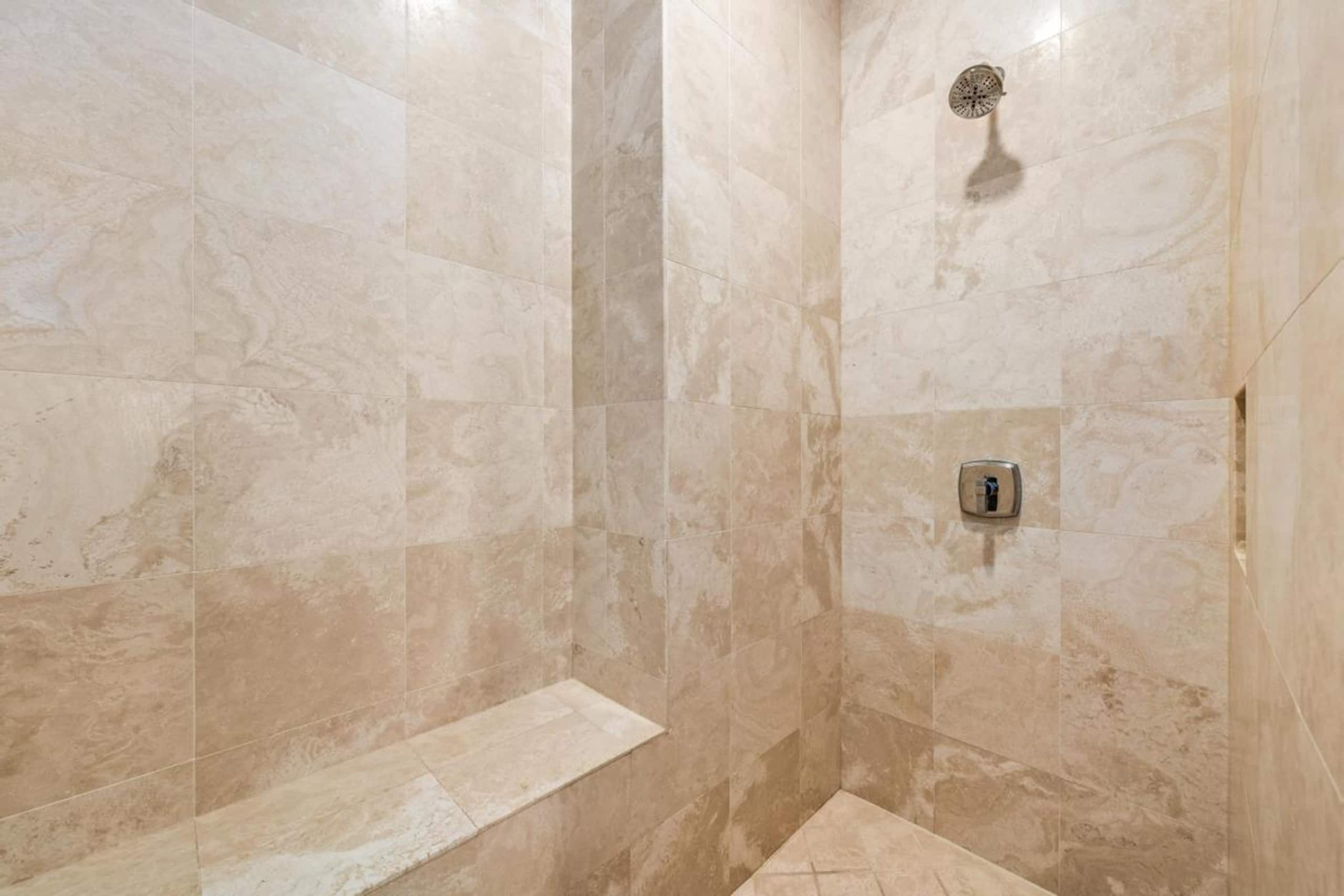 Condo in Waimea · ★5.0 · 3 bedrooms · 4 beds · 3.5 shared baths - Image 19