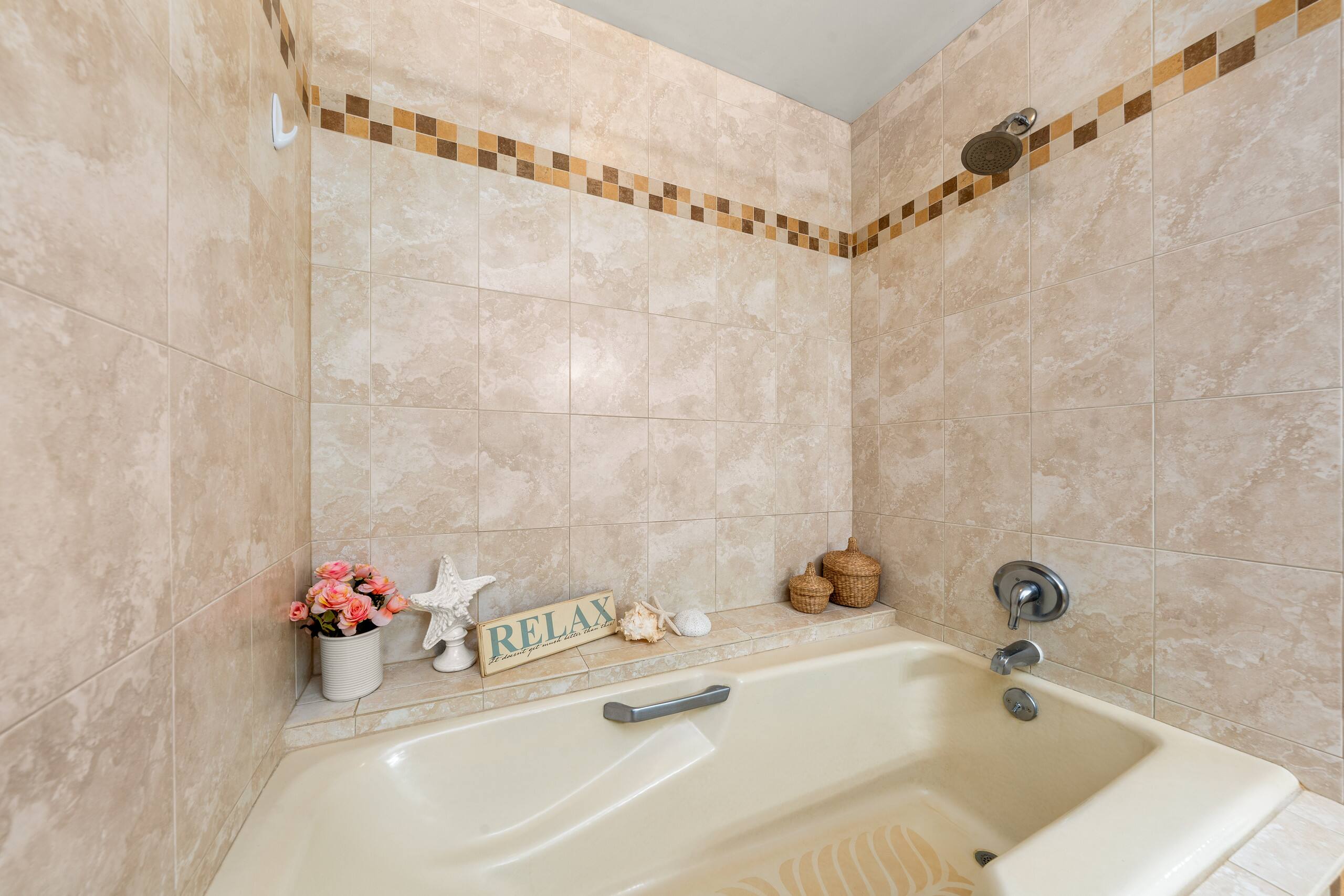 Condo in Lahaina · ★4.86 · 2 bedrooms · 4 beds · 2 baths - Image 26