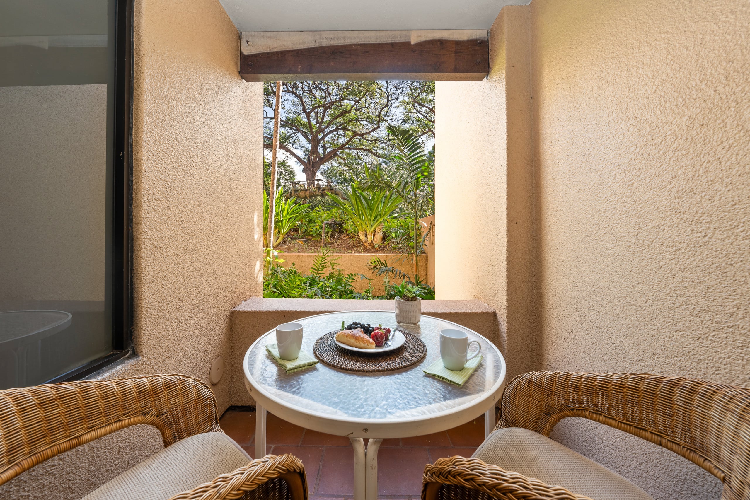 Condo in Lahaina · ★4.86 · 2 bedrooms · 4 beds · 2 baths - Image 24