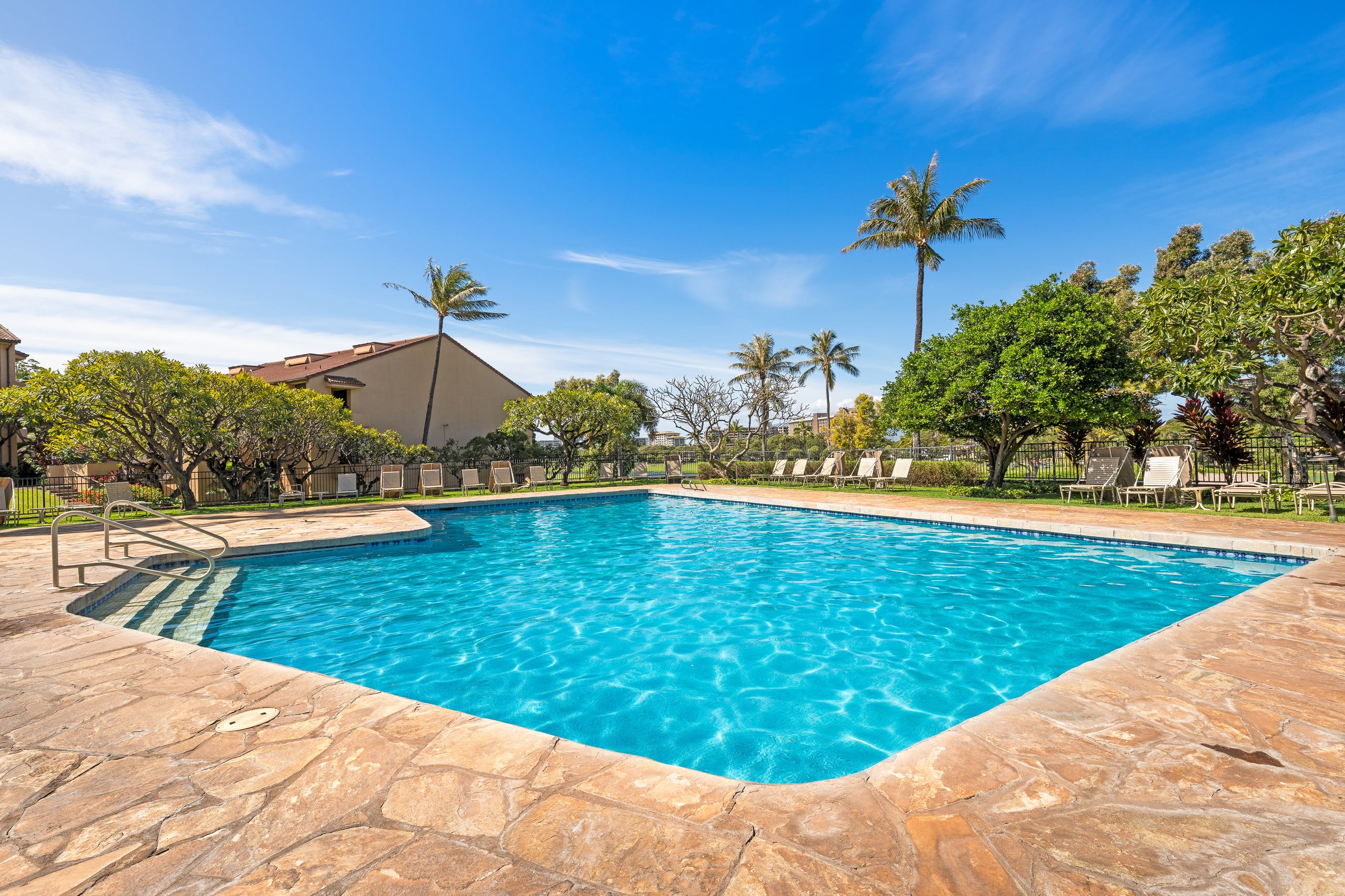 Condo in Lahaina · ★4.86 · 2 bedrooms · 4 beds · 2 baths - Image 44