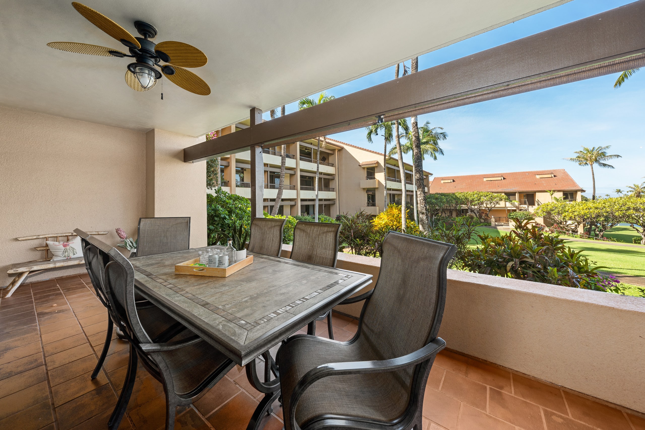 Condo in Lahaina · ★4.86 · 2 bedrooms · 4 beds · 2 baths - Image 2