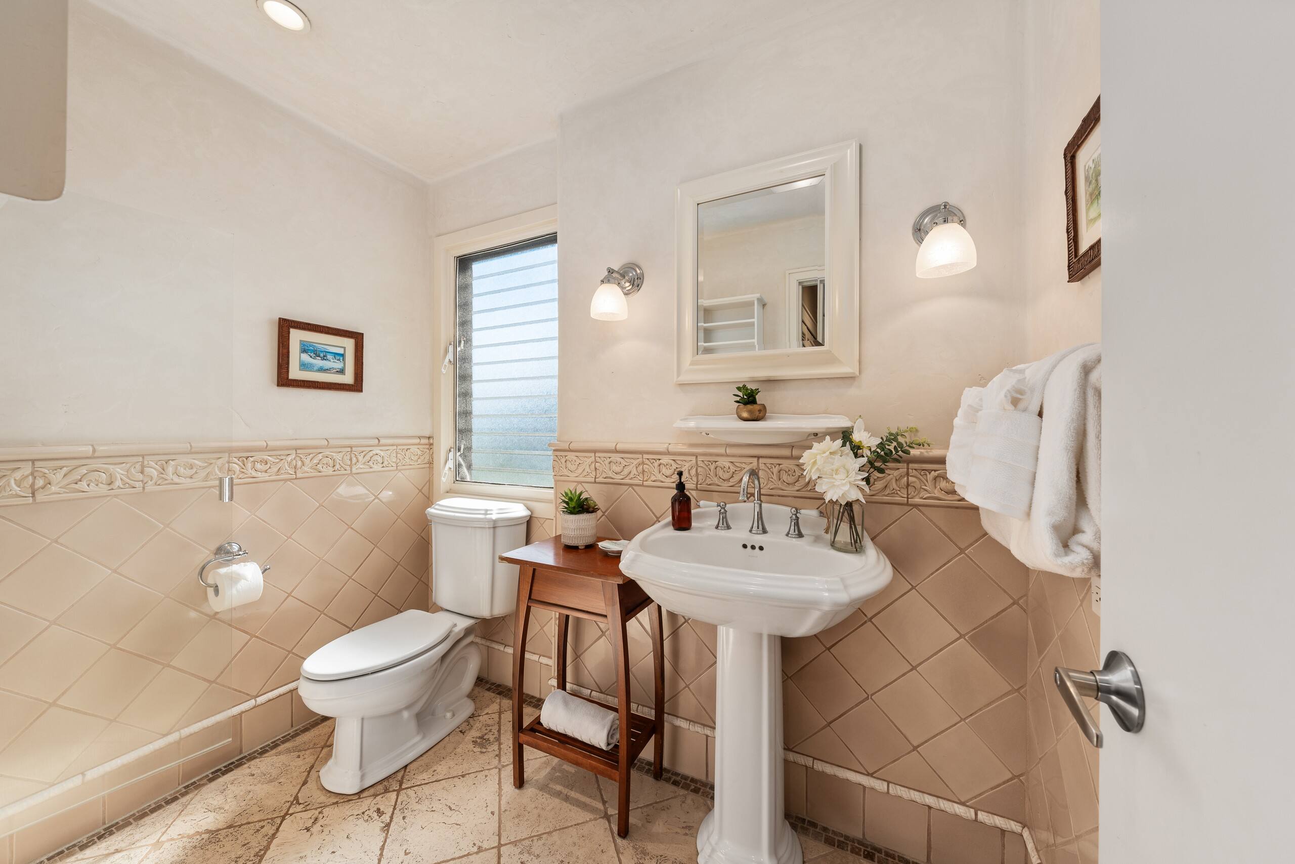 Condo in Lahaina · ★4.82 · 2 bedrooms · 4 beds · 3 baths - Image 29