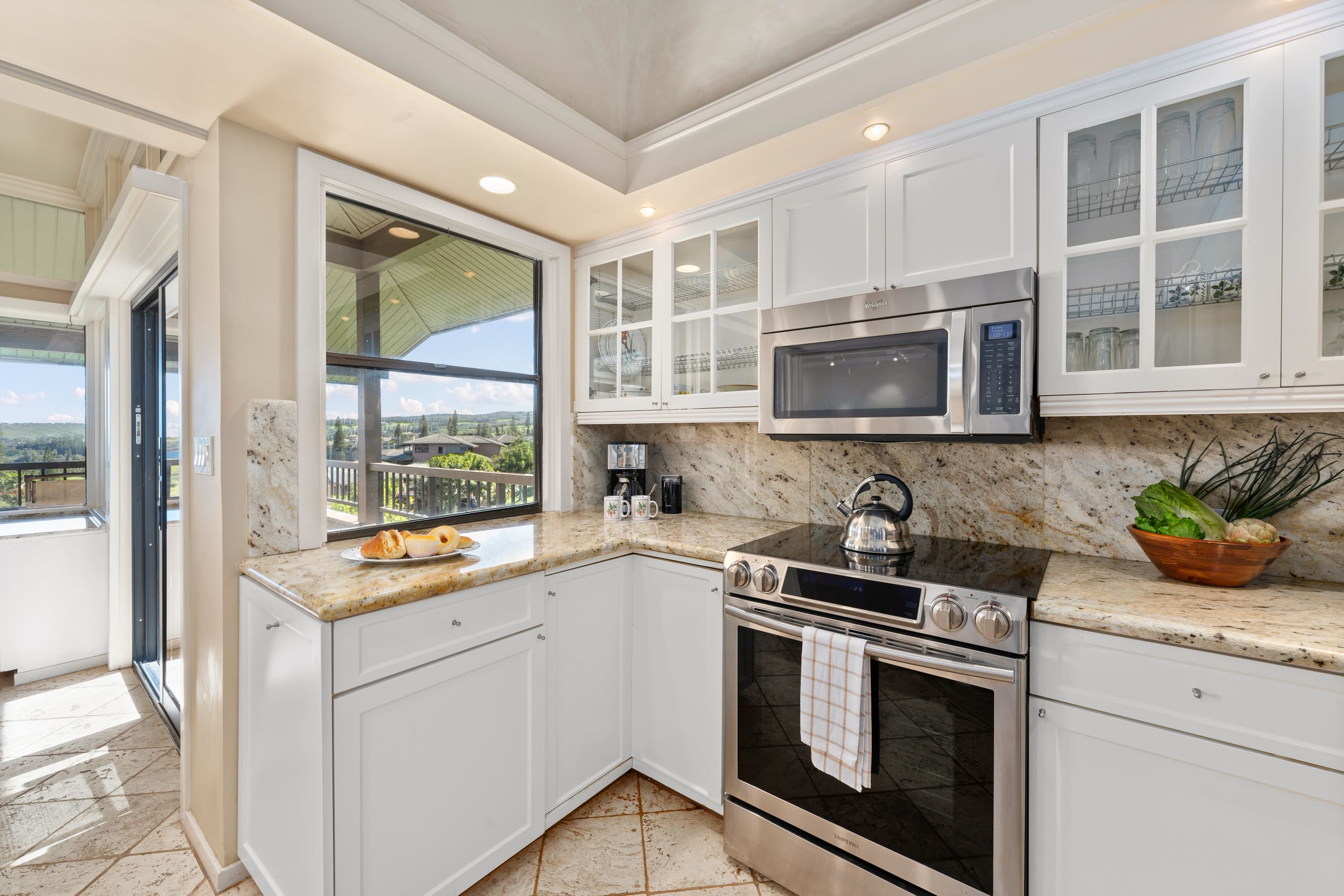 Condo in Lahaina · ★4.82 · 2 bedrooms · 4 beds · 3 baths - Image 9