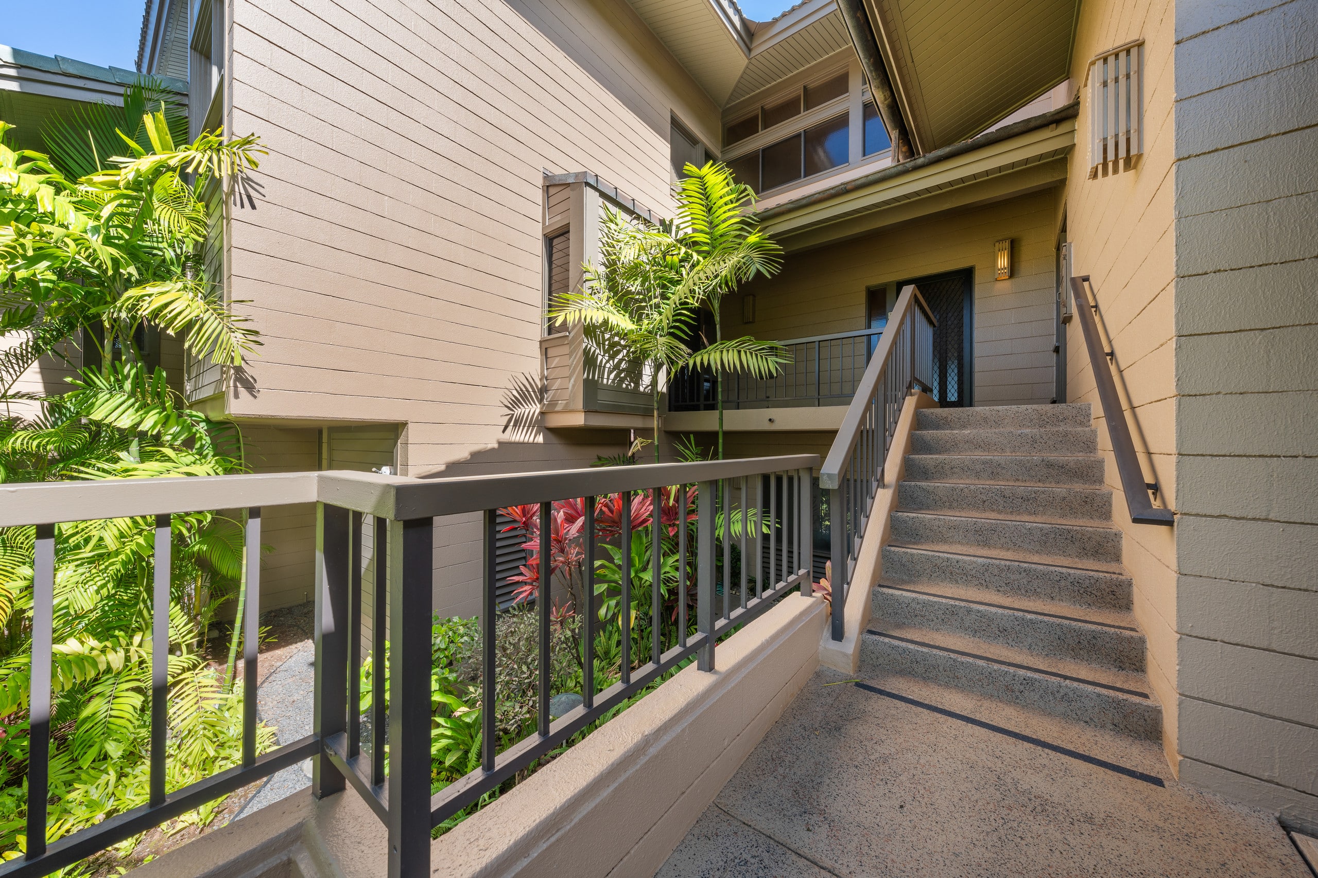 Condo in Lahaina · ★4.82 · 2 bedrooms · 4 beds · 3 baths - Image 38