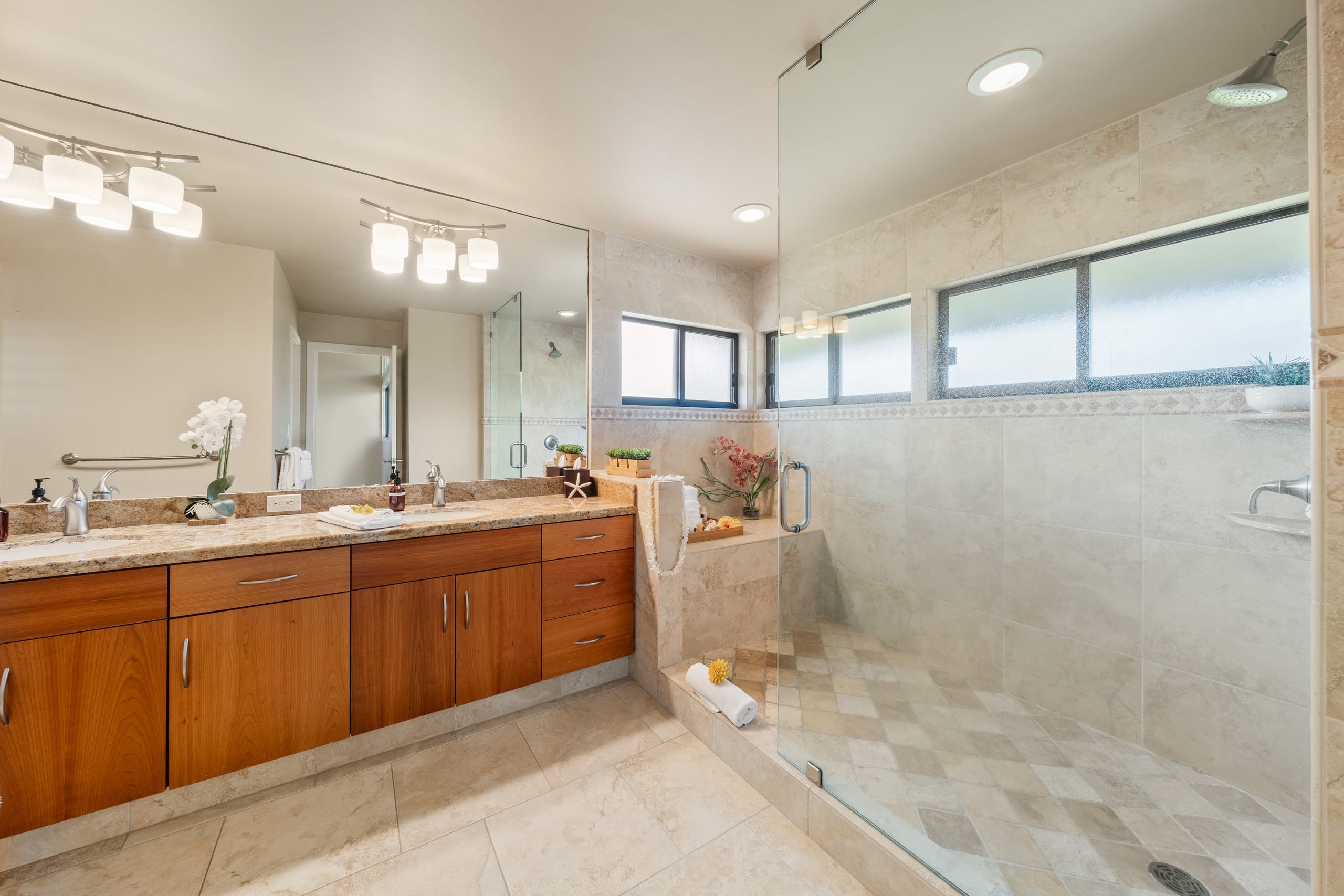 Condo in Lahaina · ★4.82 · 2 bedrooms · 4 beds · 3 baths - Image 26