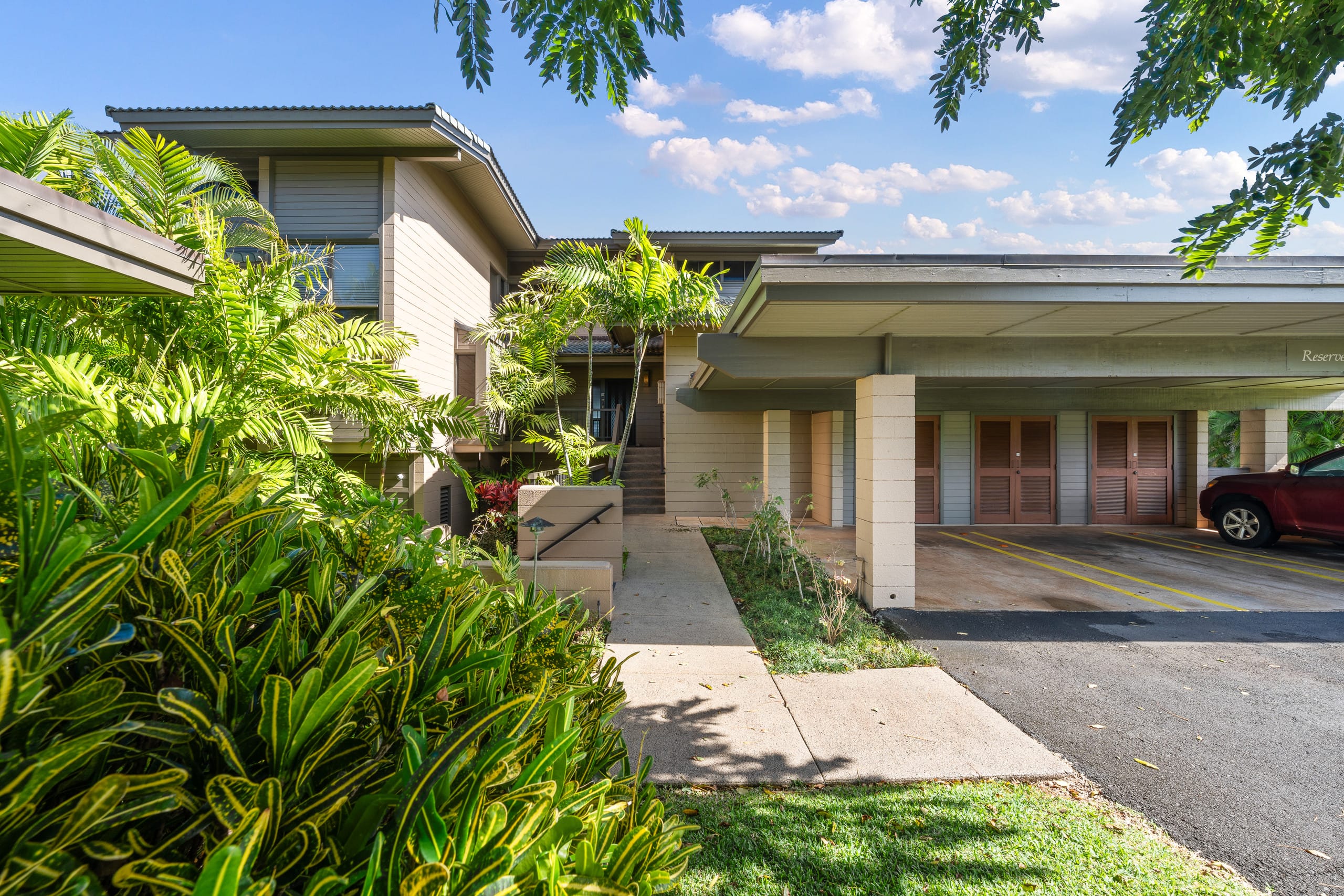 Condo in Lahaina · ★4.82 · 2 bedrooms · 4 beds · 3 baths - Image 39