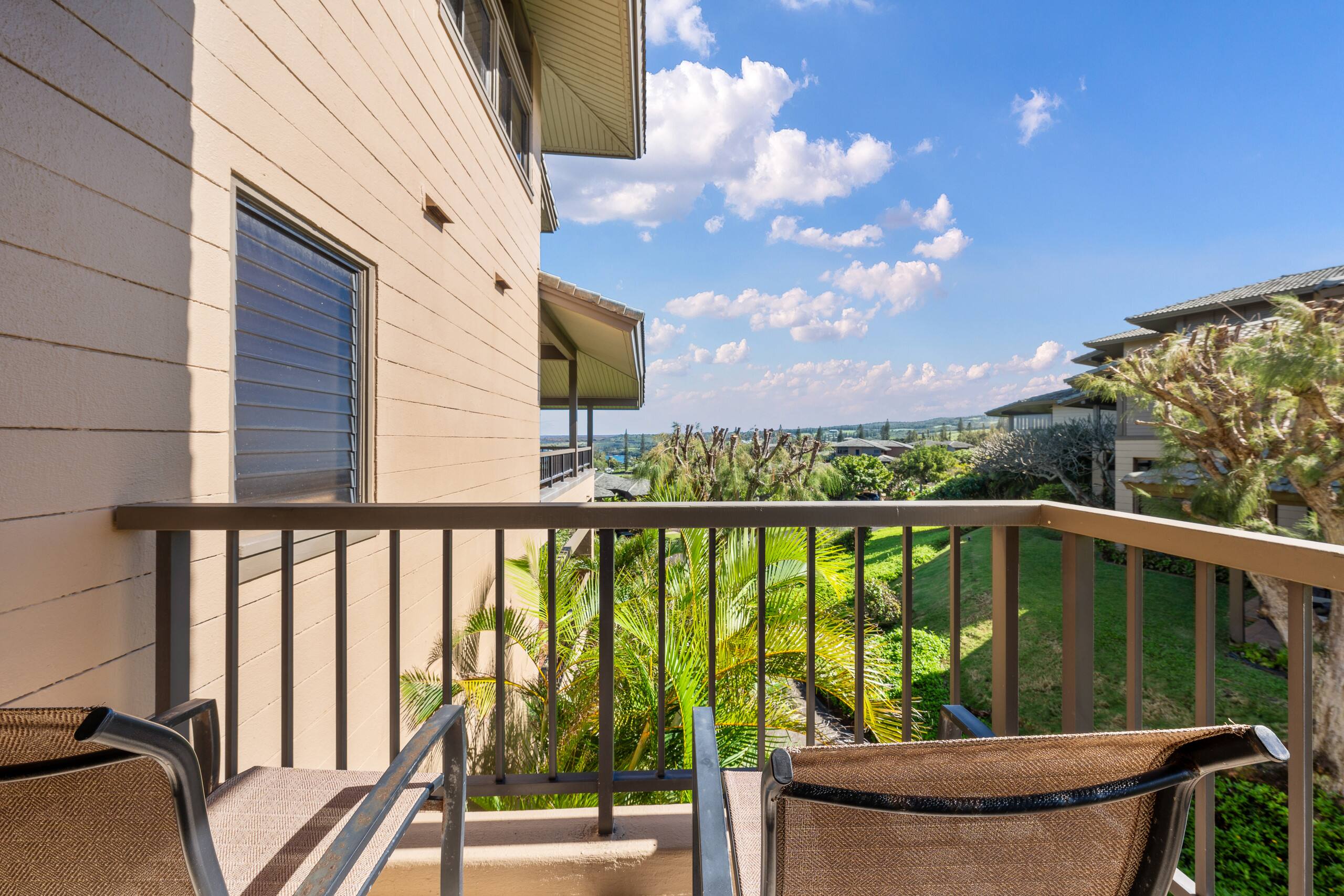 Condo in Lahaina · ★4.82 · 2 bedrooms · 4 beds · 3 baths - Image 22