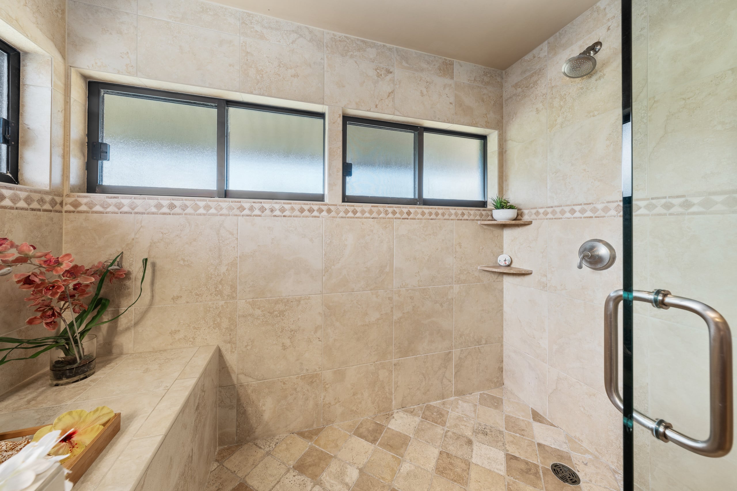 Condo in Lahaina · ★4.82 · 2 bedrooms · 4 beds · 3 baths - Image 28