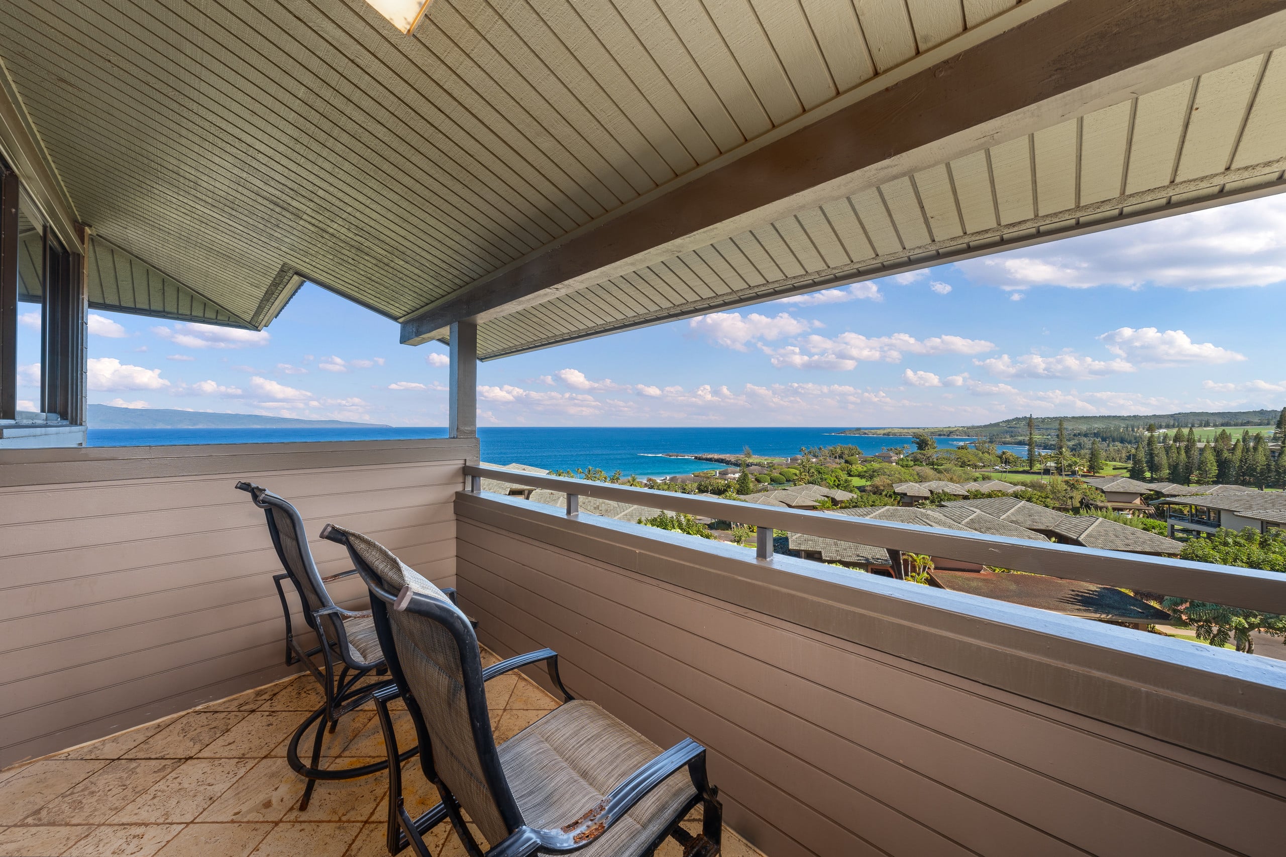 Condo in Lahaina · ★4.82 · 2 bedrooms · 4 beds · 3 baths - Image 36