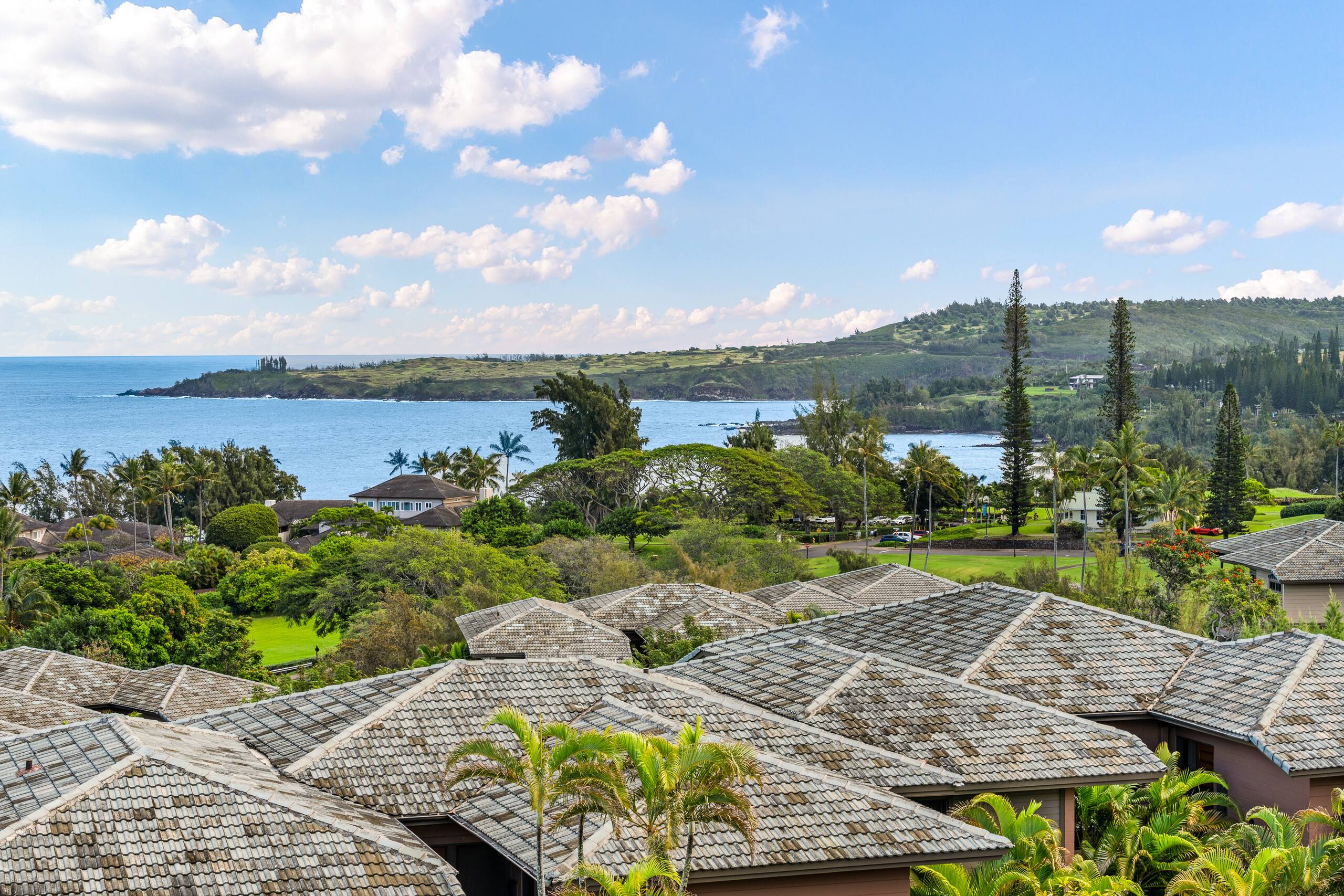 Condo in Lahaina · ★4.82 · 2 bedrooms · 4 beds · 3 baths - Image 33