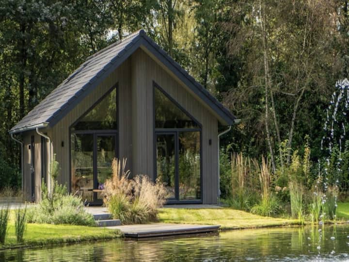 Eco Villa in Latour by Scenic Pond