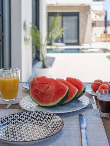 Elegant and Stylish Villas Complex in Crete gallery image 5