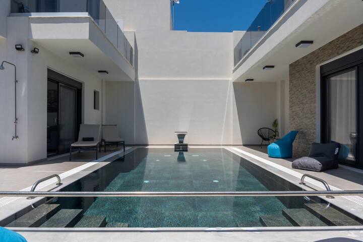 Elegant and Stylish Villas Complex in Crete gallery image 3