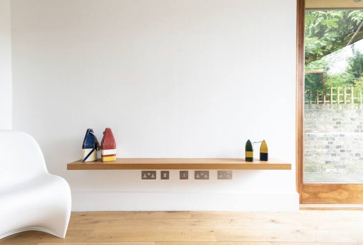 Beautiful West London home gallery image 3