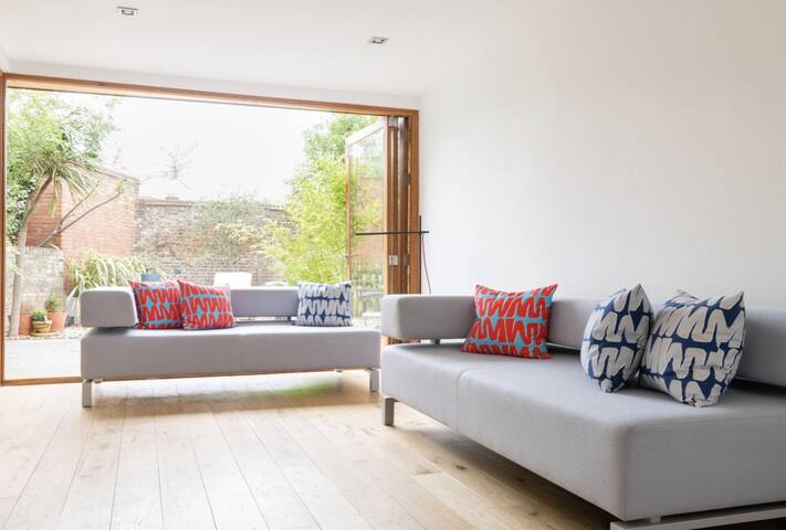 Beautiful West London home gallery image 2