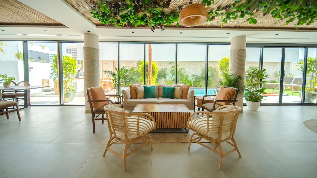 Successful Airbnb property: Private villa with pool in Al Barsha First
