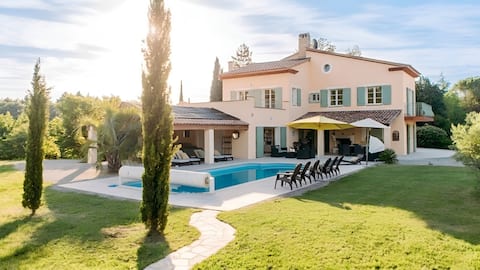 Casa-Manon Large Provençal Bastide wth Heated Pool