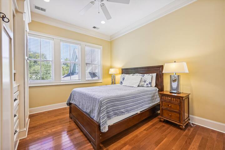 18 SandDollar, Oceanfront, Pool, Golf, Pickleball