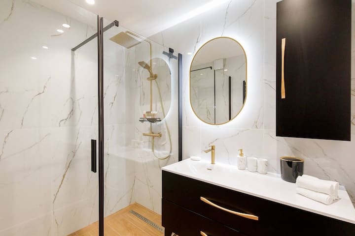 Azurkeys Properties managed Airbnb listing 2