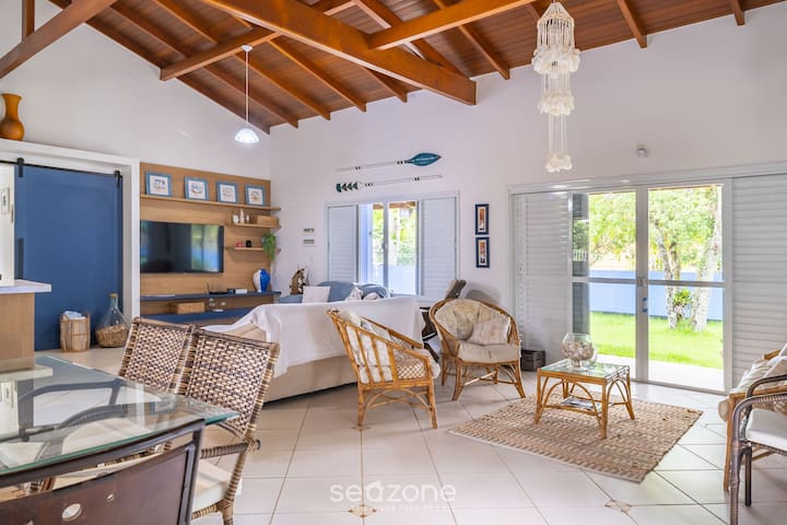 Entire home with 4 bedrooms in Bombinhas - 4BR Home w/ BBQ 100m from Beach JAT0355