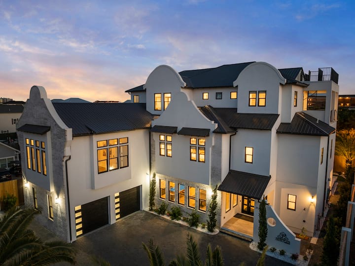 Peaceful Palms | Pool* | Golf Cart & FREE Golf