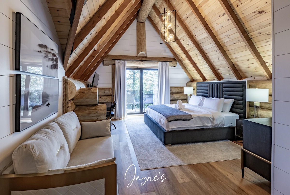 Unforgettable log build on Lake Muskoka - 8 bdrms - Houses for Rent in  Gravenhurst, Ontario, Canada - Airbnb