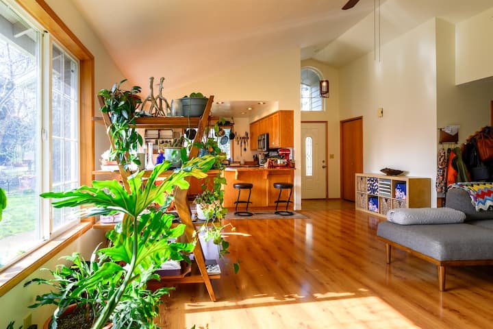 River House: Country Living Close To Everything! - Eugene, OR