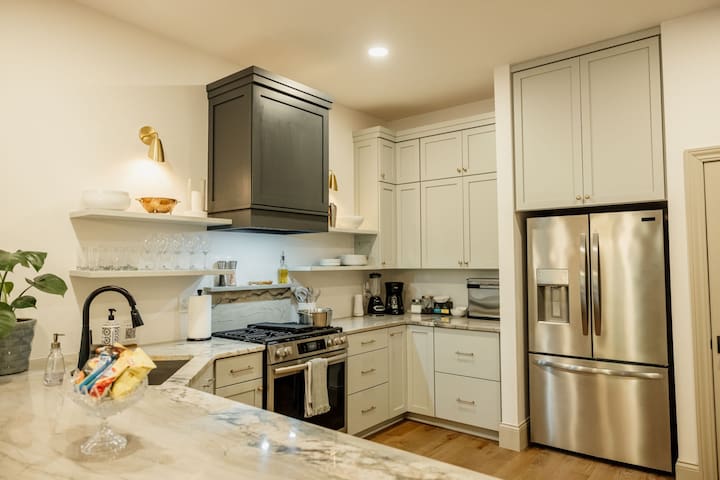 Rowe House Rentals managed Airbnb listing 1