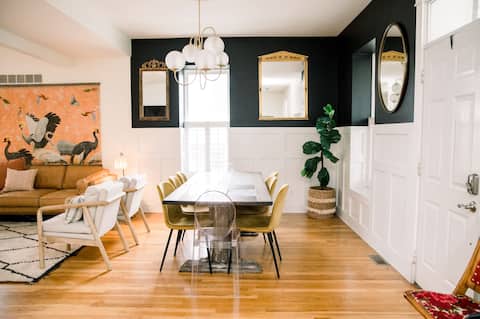 Victorian Gem Steps from Main St - Sleeps 9 & Pets