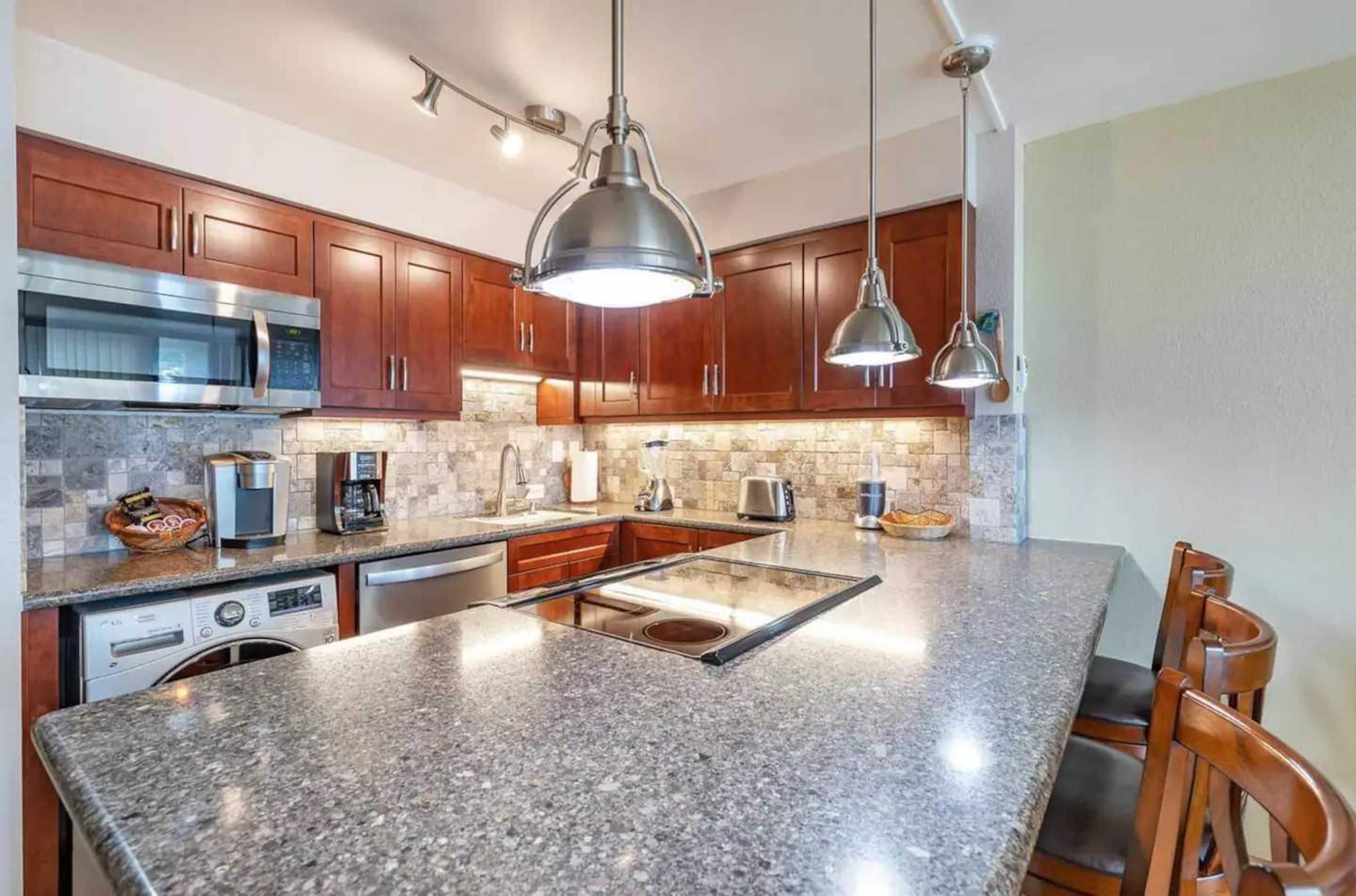 Condo in Wailuku · ★4.74 · 1 bedroom · 2 beds · 1 private bath - Image 9