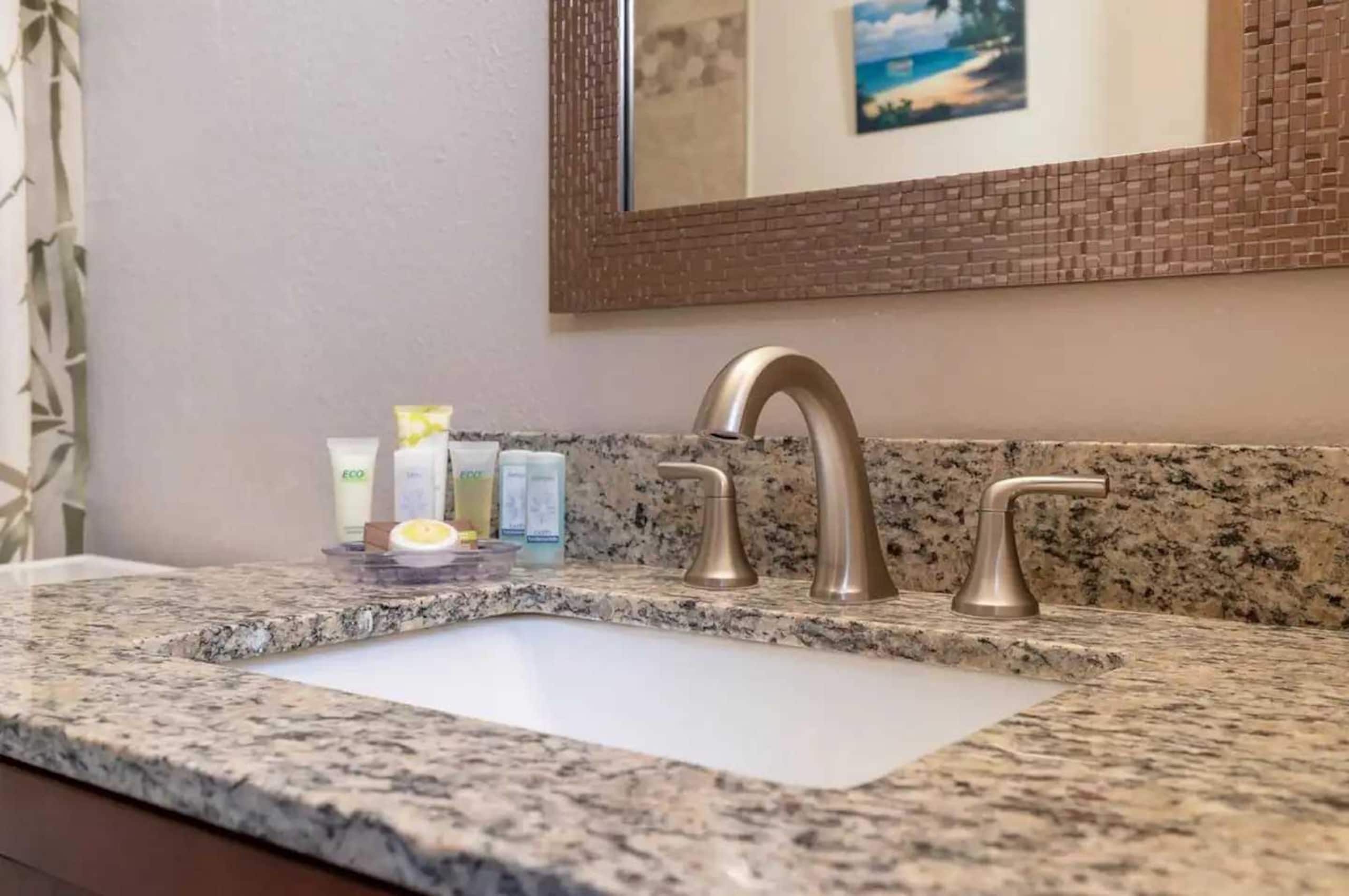 Condo in Wailuku · ★4.74 · 1 bedroom · 2 beds · 1 private bath - Image 17
