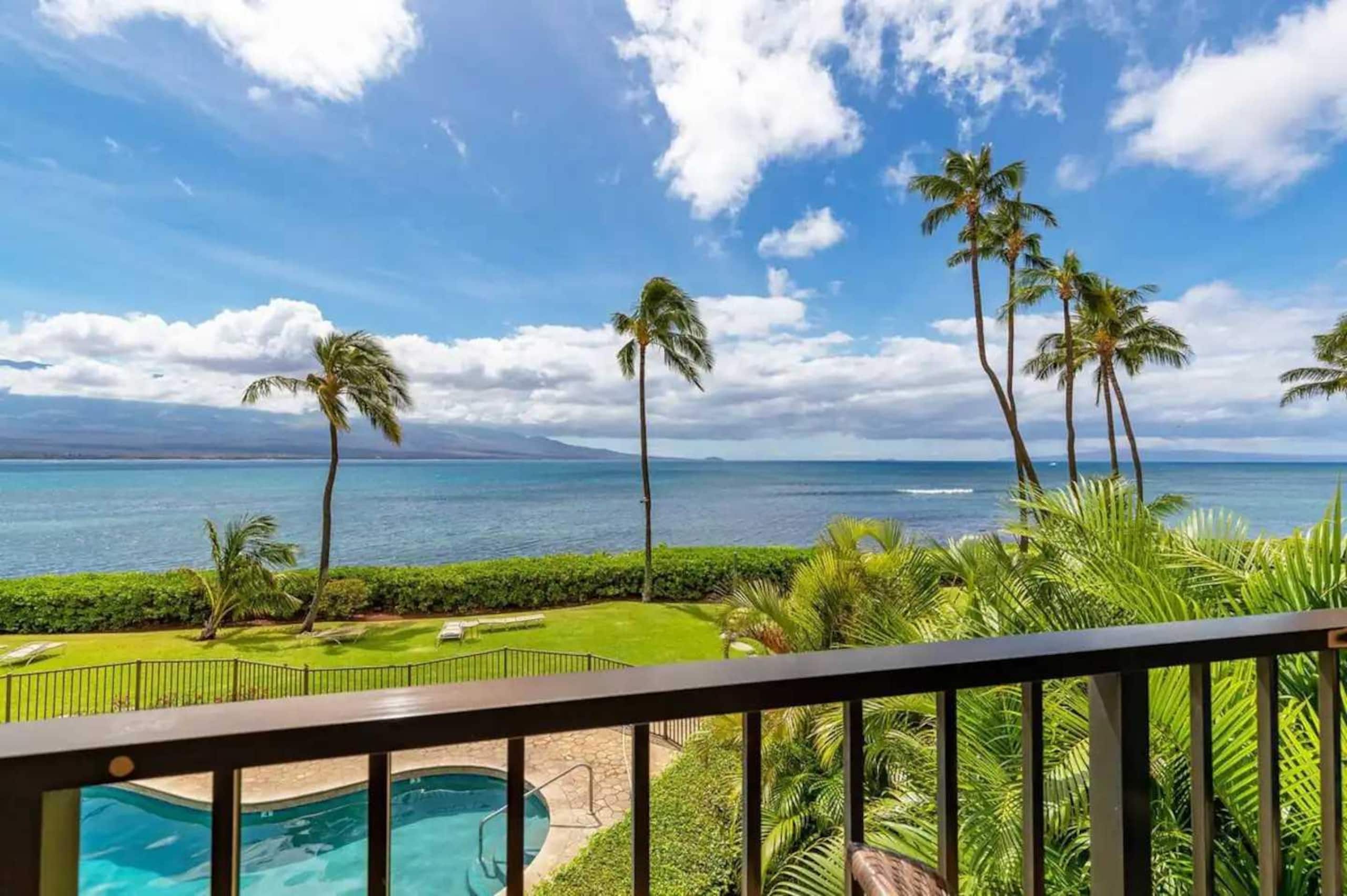 Condo in Wailuku · ★4.74 · 1 bedroom · 2 beds · 1 private bath - Image 24