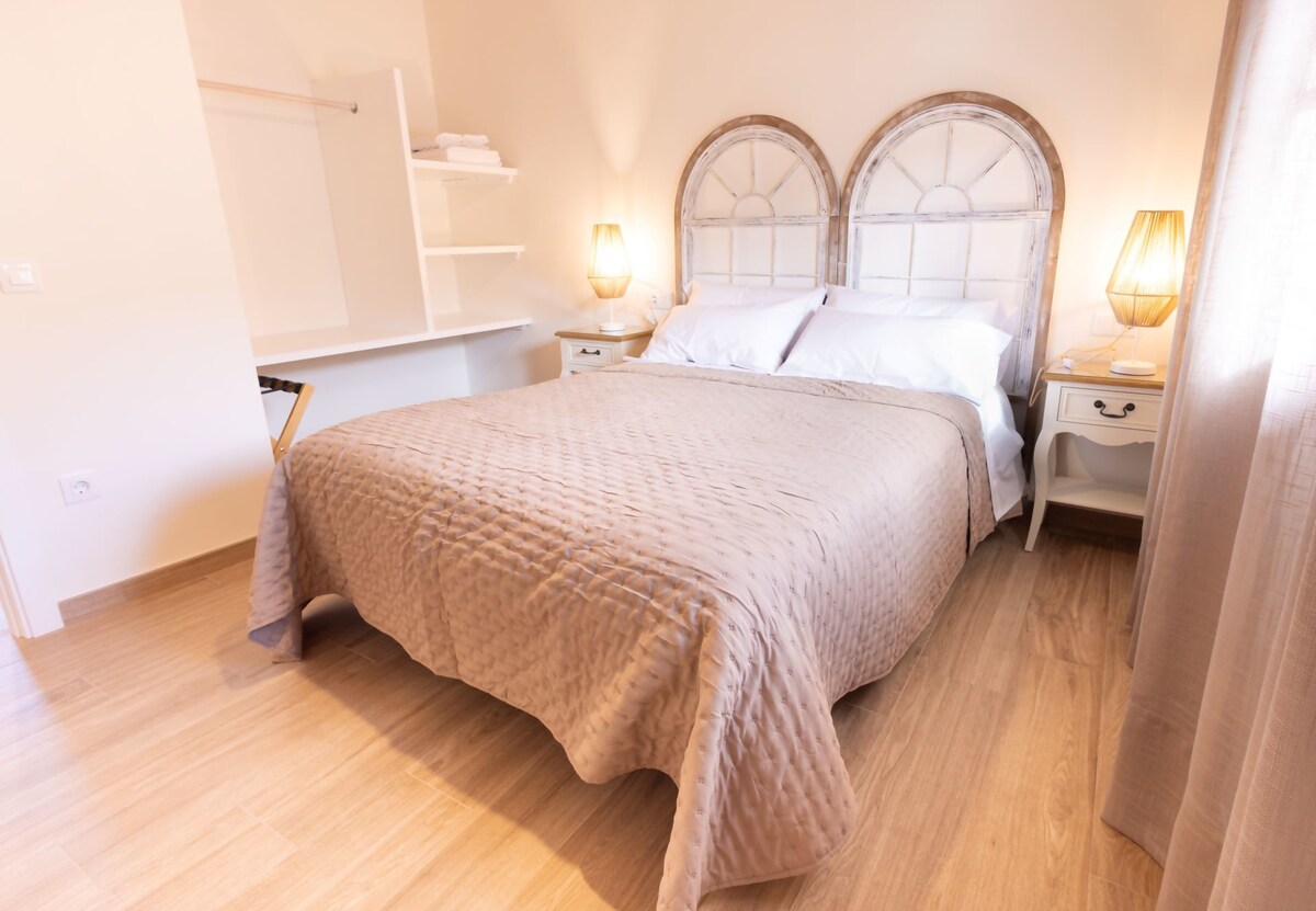 El sueño del Búho 4. Penthouse with fireplace and terrace. 5