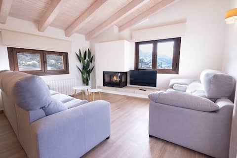 El sueño del Búho 4. Penthouse with fireplace and terrace.