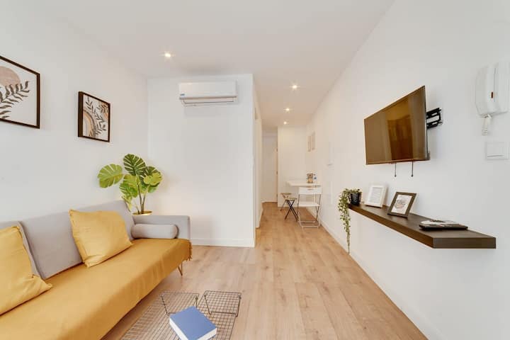 Lovely Charm Apartment Lisbon Heart W/balcony - Lisbonne