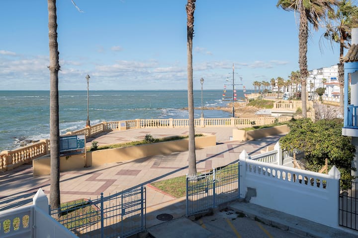 El Paseo Del Faro - House In Chipiona. Free Wi-Fi