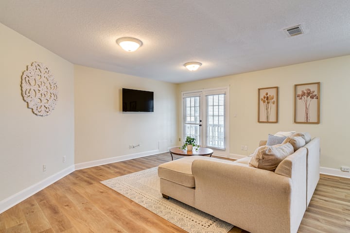 Downtown Kemah Rental ~ 3 Blocks To Boardwalk! - Carousel, Kemah