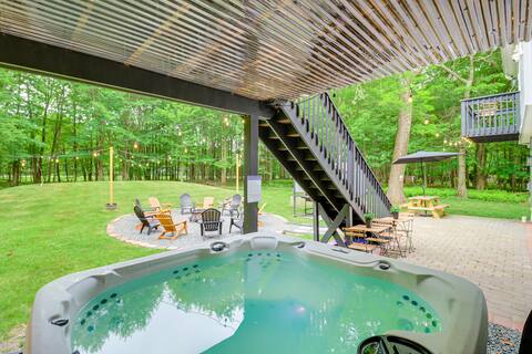 Spacious Long Pond Home w/ Hot Tub & Fire Pit!