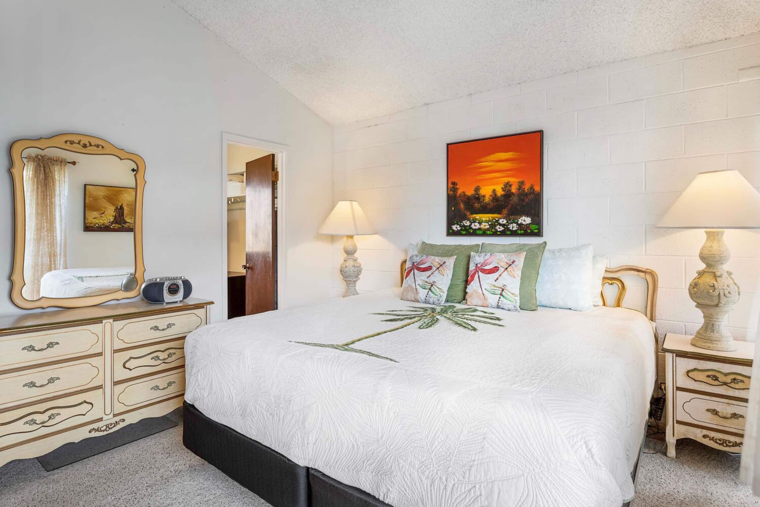 Condo in Kailua-Kona · ★4.86 · 1 bedroom · 4 beds · 1.5 private baths - Image 16