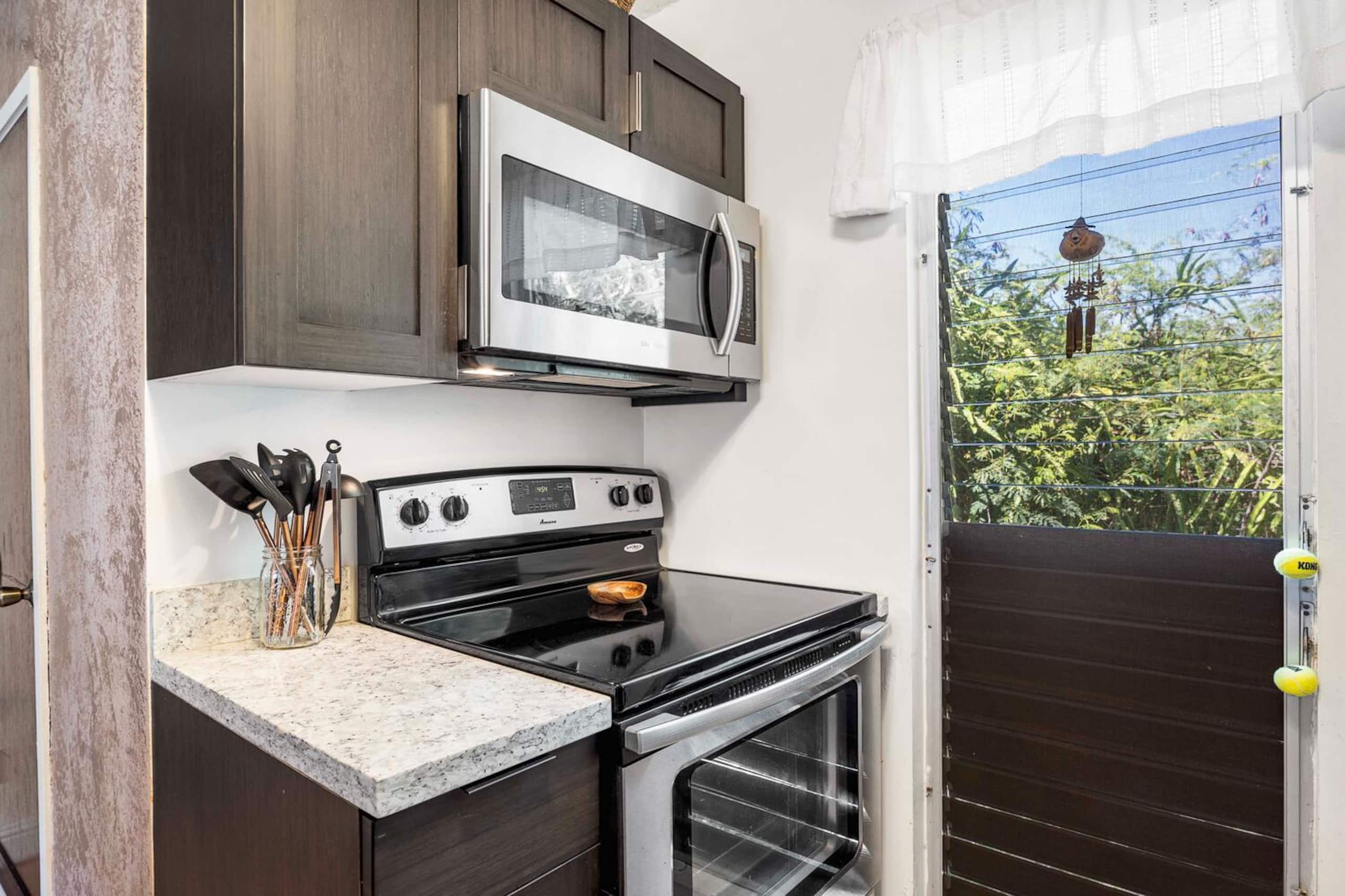 Condo in Kailua-Kona · ★4.86 · 1 bedroom · 4 beds · 1.5 private baths - Image 10